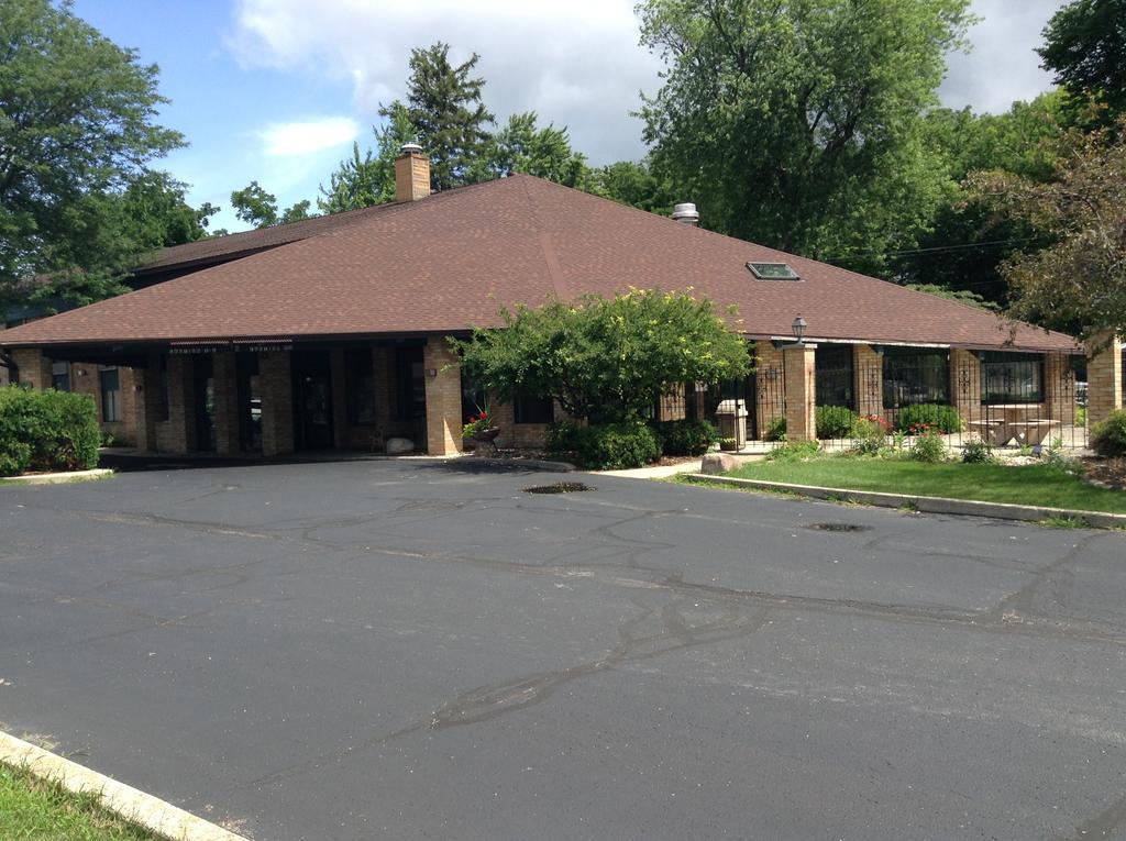 Americinn And Suites By Wyndham Delafield-Waukesha-Milwaukee Eksteriør billede
