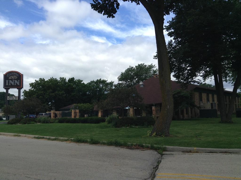 Americinn And Suites By Wyndham Delafield-Waukesha-Milwaukee Eksteriør billede