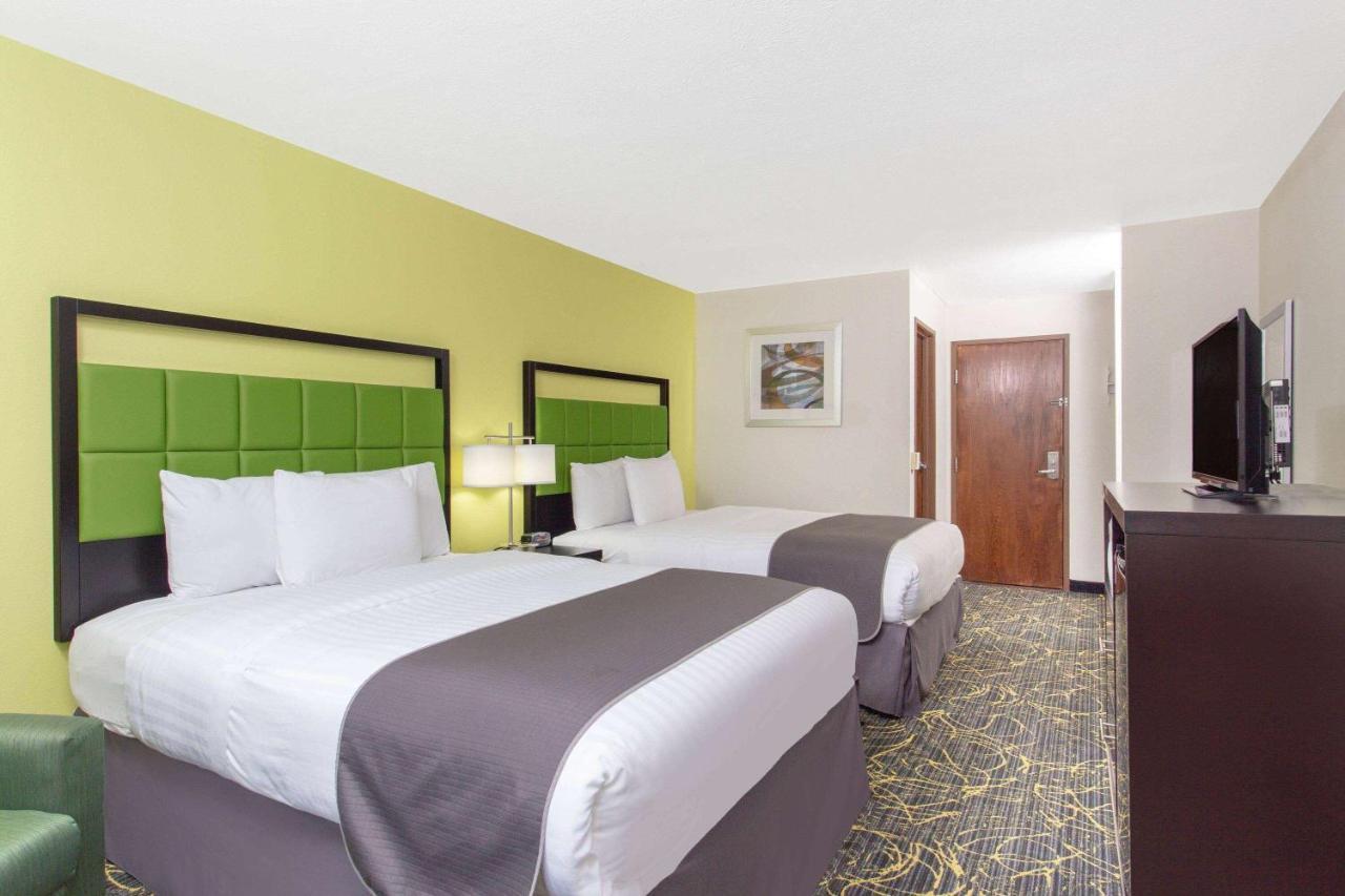 Americinn And Suites By Wyndham Delafield-Waukesha-Milwaukee Eksteriør billede
