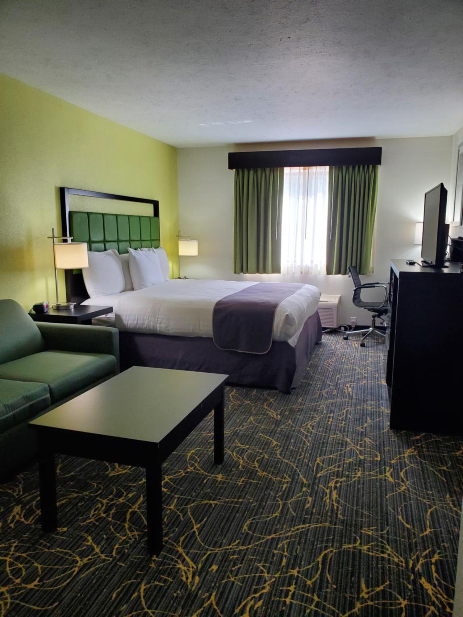 Americinn And Suites By Wyndham Delafield-Waukesha-Milwaukee Eksteriør billede