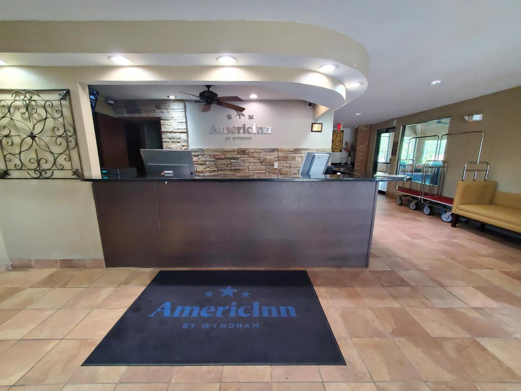 Americinn And Suites By Wyndham Delafield-Waukesha-Milwaukee Eksteriør billede