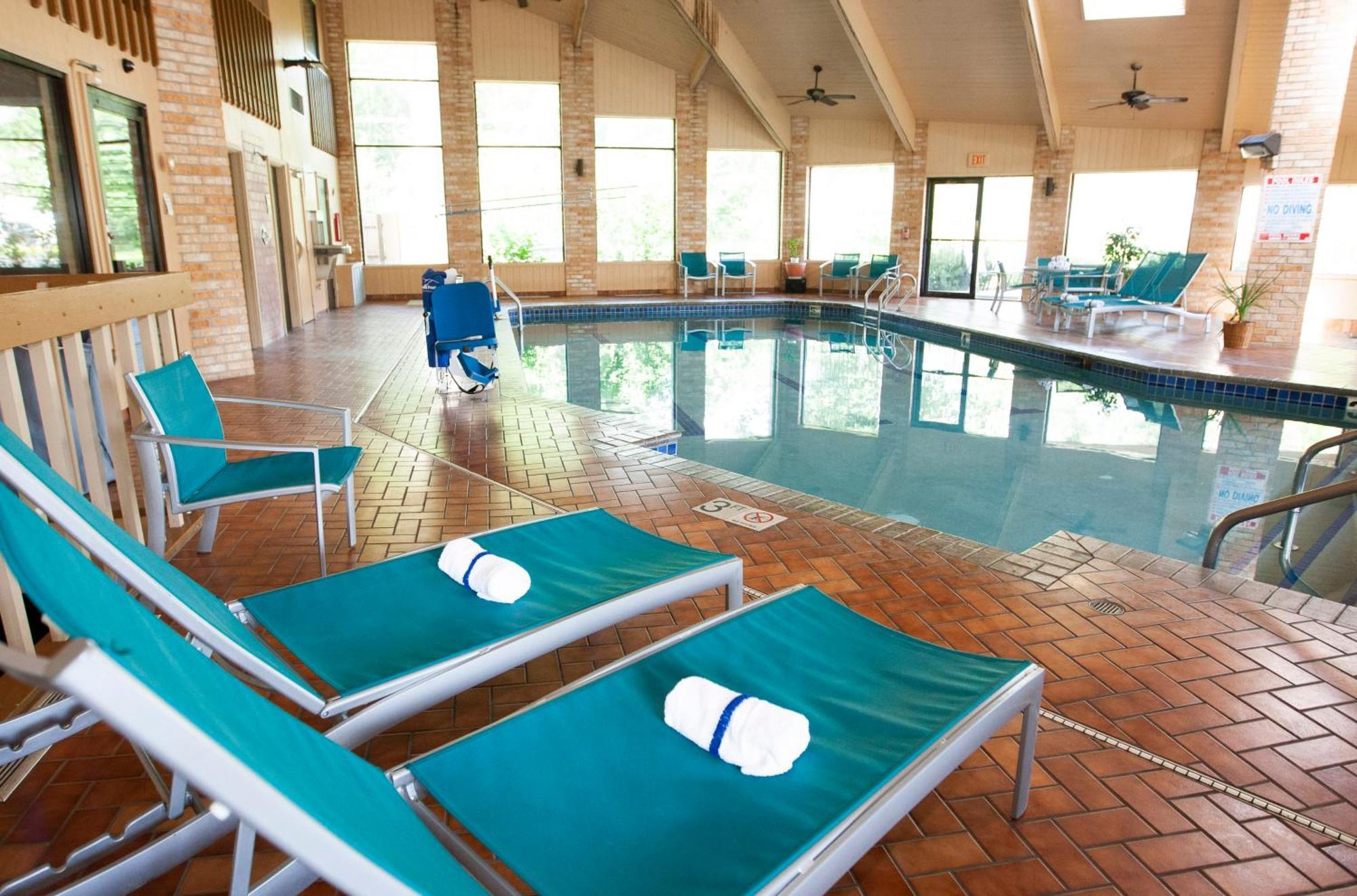 Americinn And Suites By Wyndham Delafield-Waukesha-Milwaukee Eksteriør billede