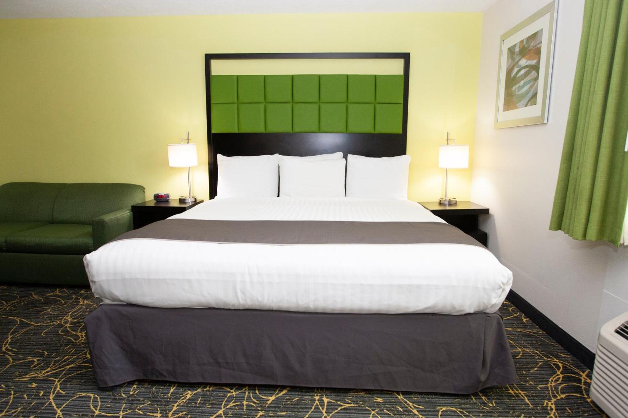Americinn And Suites By Wyndham Delafield-Waukesha-Milwaukee Eksteriør billede