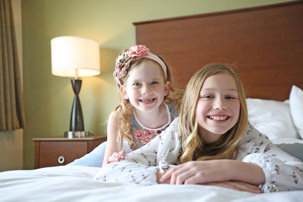 Americinn And Suites By Wyndham Delafield-Waukesha-Milwaukee Eksteriør billede