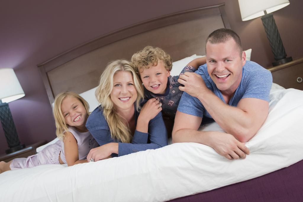 Americinn And Suites By Wyndham Delafield-Waukesha-Milwaukee Eksteriør billede