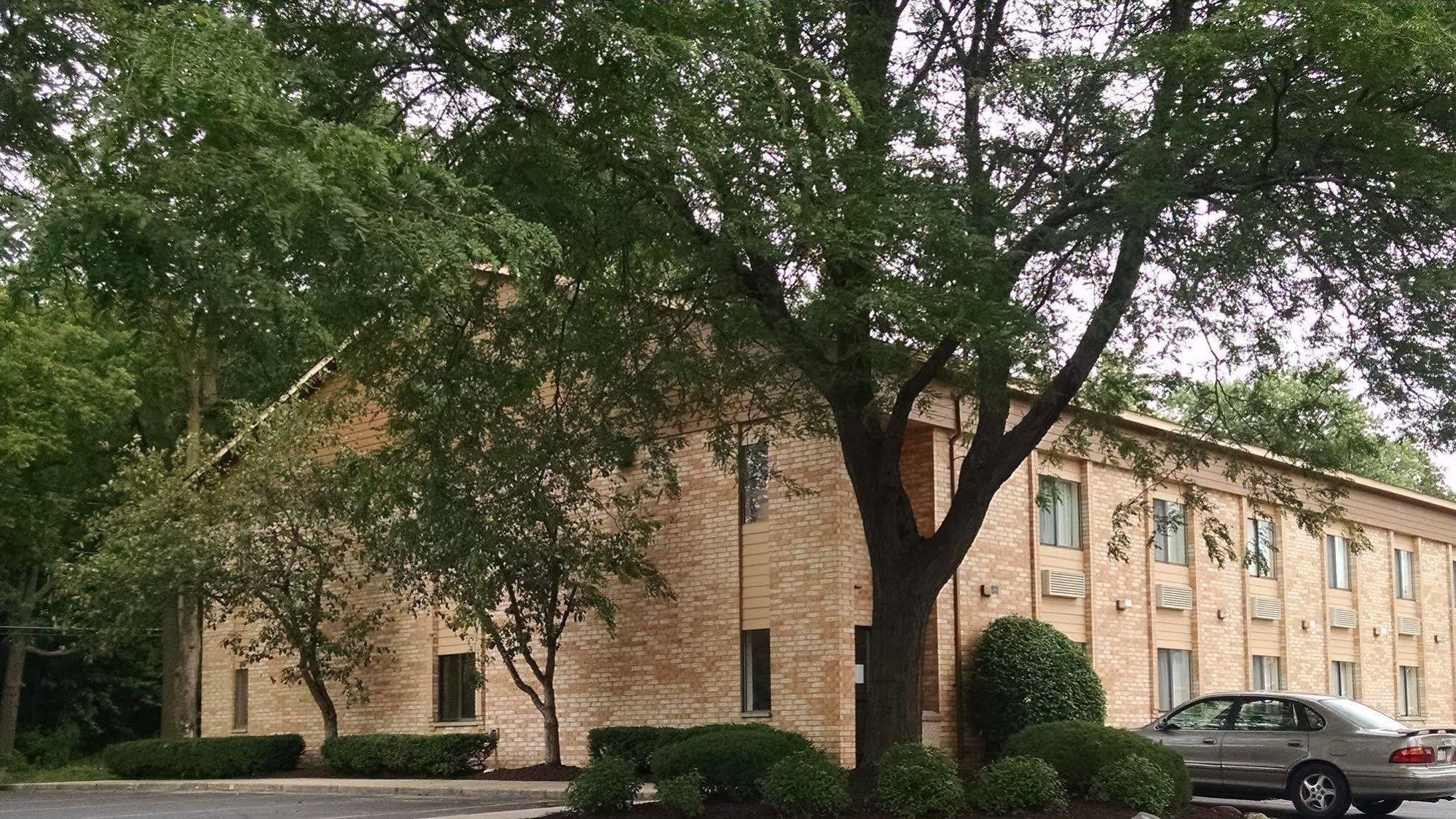 Americinn And Suites By Wyndham Delafield-Waukesha-Milwaukee Eksteriør billede