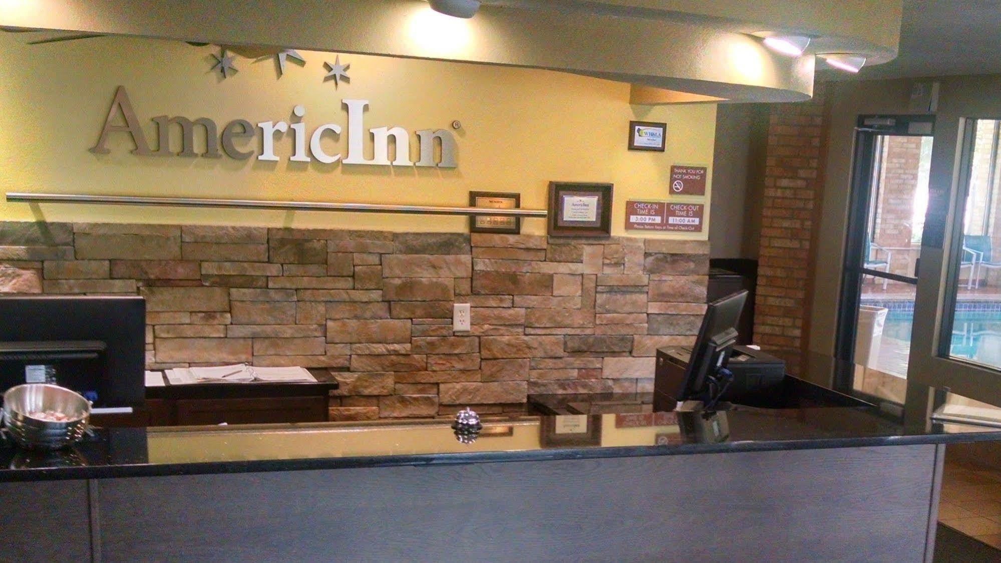 Americinn And Suites By Wyndham Delafield-Waukesha-Milwaukee Eksteriør billede